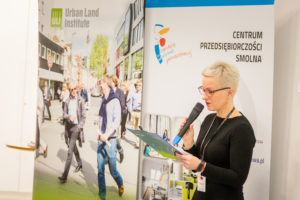 Grażyna Błaszczak - moderator dyskusji Grow with Warsaw - Towards a Retail Development Strategy